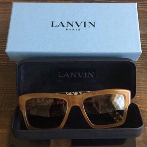 Lanvin Paris Tortoise Brown Sunglasses w/ Case Auth Card